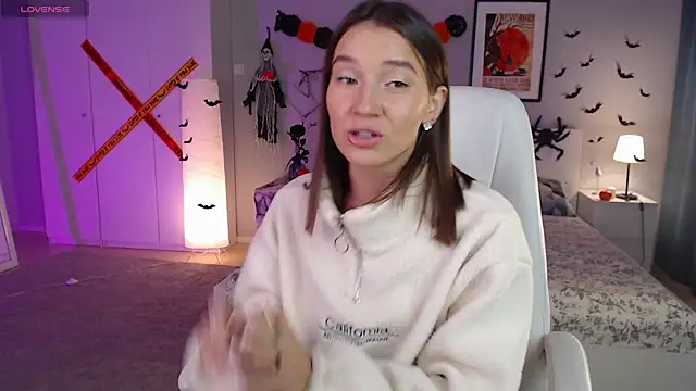 Snapshot of Bellla_Haddid chatting on October 24, 2025, 1:48 am Bellla Haddid online show from October 24, 2025, 1:48 am