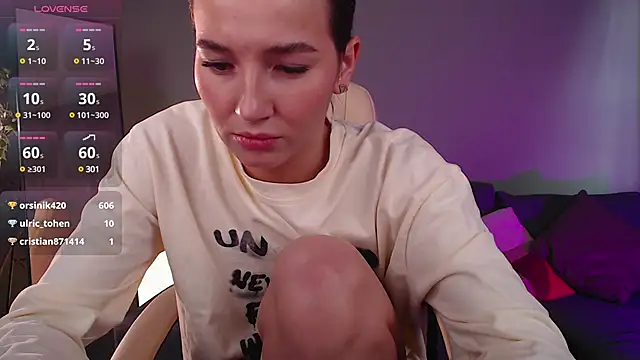 Snapshot of Bellla_Haddid chatting on February 24, 2025, 3:55 am Bellla Haddid online show from February 24, 2025, 3:55 am