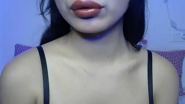 amrita2210 online show from November 18, 2025, 5:27 pm