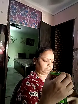 Snapshot of Kavya_kapoor chatting on April 19, 2026, 2:12 am Kavya kapoor online show from April 19, 2026, 2:12 am
