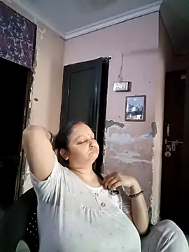 Snapshot of Kavya_kapoor chatting on May 10, 2026, 12:53 pm Kavya kapoor online show from May 10, 2026, 12:53 pm