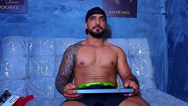 ERIC HARRISON online show from October 5, 2025, 8:54 pm