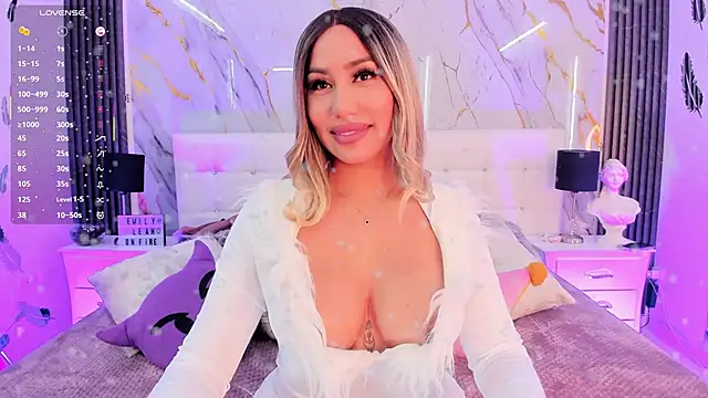 EmilyLeah  online show from January 12, 2026, 4:25 pm