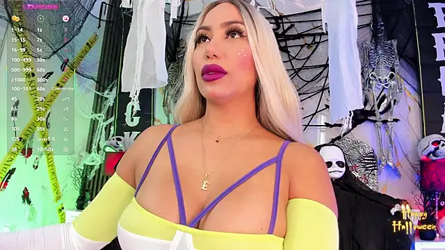 EmilyLeah  online show from October 19, 2025, 3:48 pm