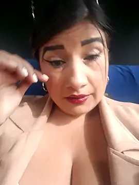 Hannahcandyy online show from April 8, 2026, 1:23 pm