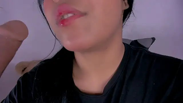 veky saliva01 online show from January 11, 2026, 10:33 am