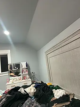 Snapshot of PuckBunny17 chatting on February 1, 2026, 2:32 am PuckBunny17 online show from February 1, 2026, 2:32 am