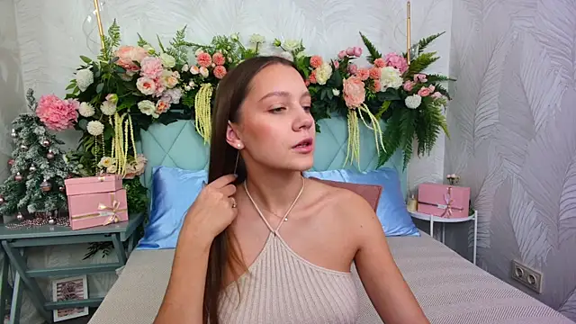 AliceBrayan online show from December 20, 2025, 5:05 pm