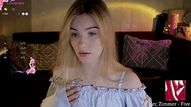 Snapshot of SpiceJessy chatting on February 20, 2025, 4:03 pm SpiceJessy online show from February 20, 2025, 4:03 pm