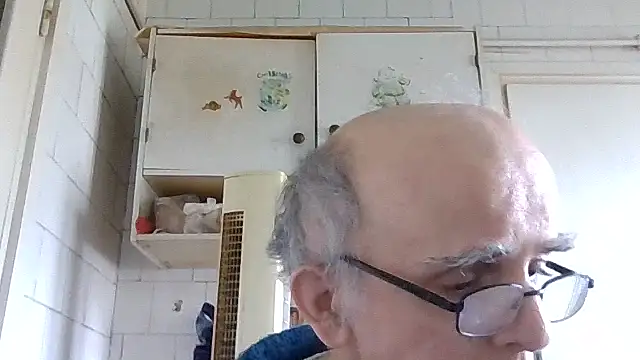 mariusica1xh online show from April 18, 2026, 10:17 am