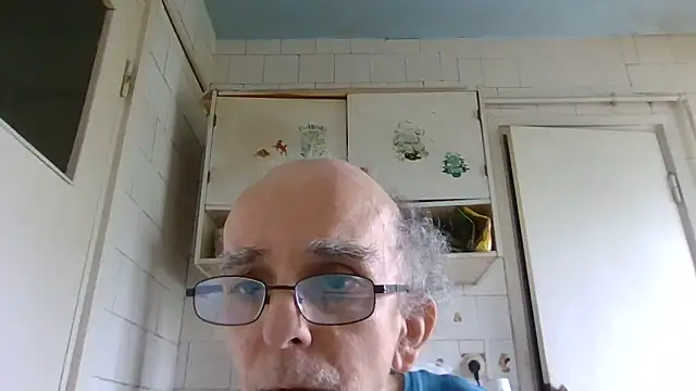 Snapshot of mariusica1@xh chatting on May 24, 2026, 9:20 am mariusica1xh online show from May 24, 2026, 9:20 am