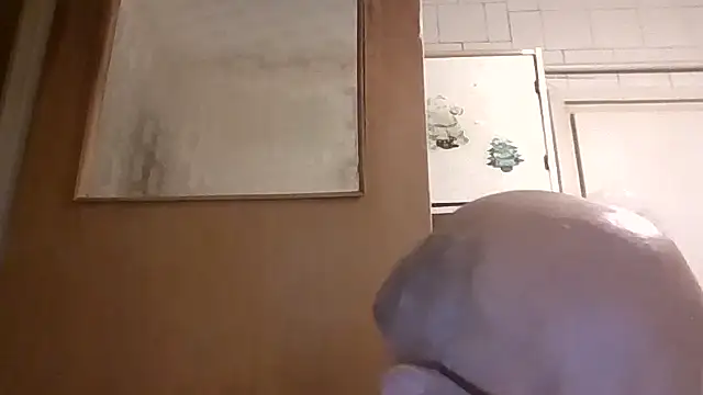 mariusica1xh online show from March 3, 2026, 6:37 pm