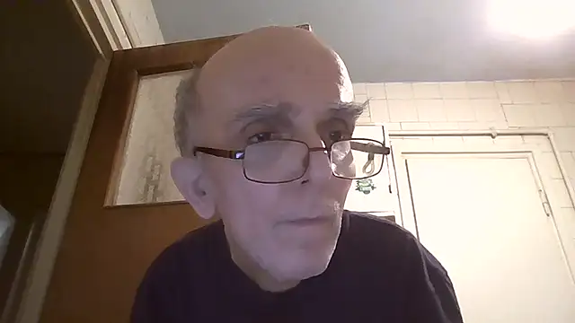 mariusica1xh online show from March 6, 2026, 11:33 pm