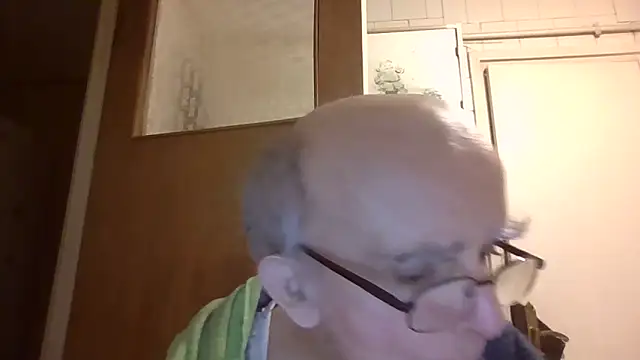 mariusica1xh online show from April 18, 2026, 7:07 pm