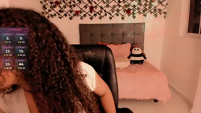 Lilith Miller21 online show from November 30, 2025, 2:07 pm