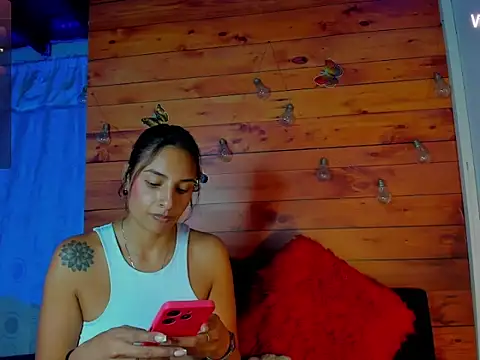 Snapshot of mykaelahoney chatting on October 16, 2025, 3:26 am mykaelahoney online show from October 16, 2025, 3:26 am