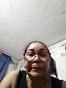 Snapshot of CafeCaliente69 chatting on January 5, 2025, 12:52 am CafeCaliente69 online show from January 5, 2025, 12:52 am