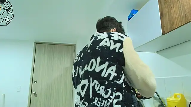 Snapshot of thomas_gun chatting on February 24, 2026, 1:17 am thomas gun online show from February 24, 2026, 1:17 am