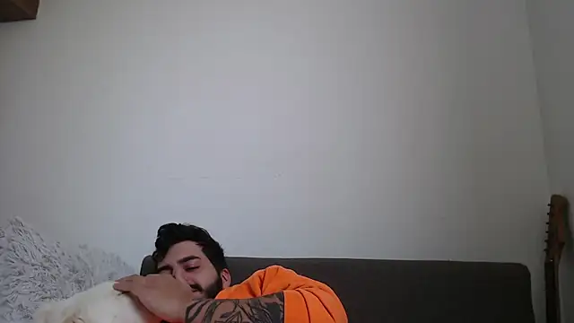 Snapshot of thomas_gun chatting on February 11, 2026, 3:56 pm thomas gun online show from February 11, 2026, 3:56 pm