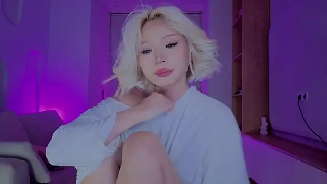 RileyMee online show from October 22, 2025, 12:26 pm