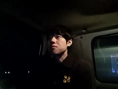 whitebriefboy online show from March 15, 2026, 6:37 pm