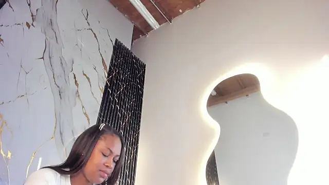 ebony hot1 online show from February 13, 2026, 1:22 pm