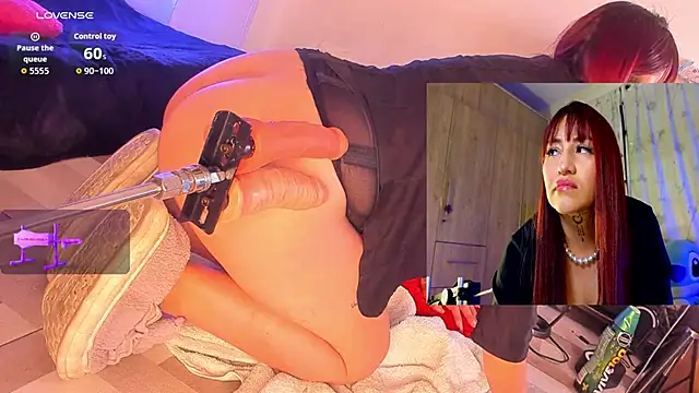 jolee   online show from December 14, 2025, 1:23 am