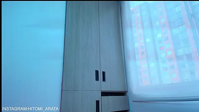 hitomi arata online show from April 21, 2026, 8:15 pm