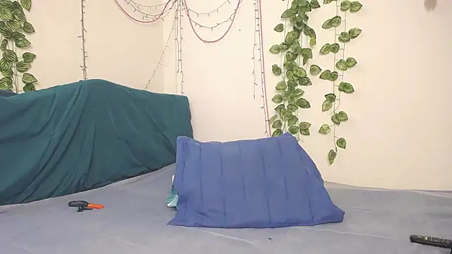 DominaLeona online show from October 16, 2025, 7:11 pm