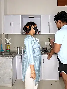 riya190 online show from May 13, 2026, 5:31 pm