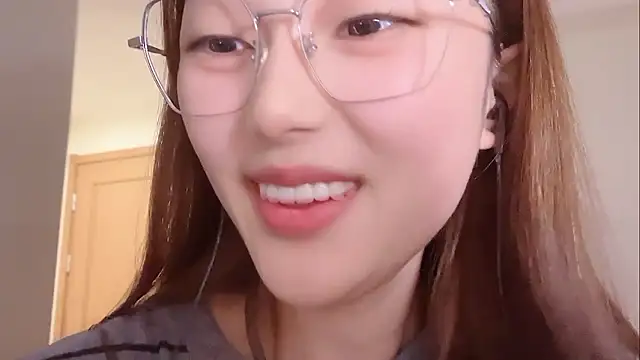 Sweet-Angel999 online show from January 14, 2026, 12:47 am