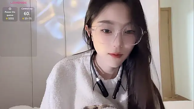 Snapshot of Sweet-Angel999 chatting on February 14, 2025, 5:25 pm Sweet-Angel999 online show from February 14, 2025, 5:25 pm