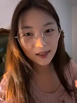 Sweet-Angel999 online show from April 18, 2026, 4:09 pm