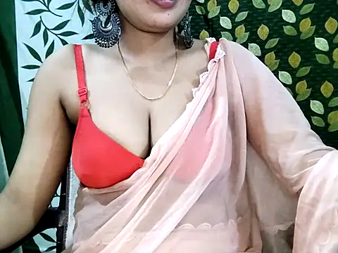 Snapshot of Aarvi_Arora chatting on October 4, 2025, 7:21 am Aarvi Arora online show from October 4, 2025, 7:21 am