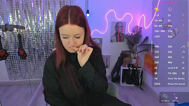 Lily Moonlight online show from April 5, 2026, 8:32 am