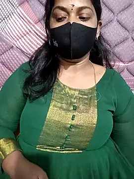 Snapshot of Renuma chatting on November 25, 2025, 3:40 am Renuma online show from November 25, 2025, 3:40 am