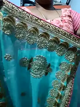 Snapshot of Renuma chatting on November 8, 2025, 5:44 am Renuma online show from November 8, 2025, 5:44 am