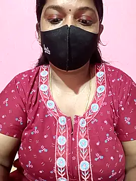 Snapshot of Renuma chatting on December 5, 2025, 12:43 am Renuma online show from December 5, 2025, 12:43 am