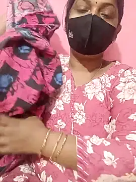 Snapshot of Renuma chatting on November 7, 2025, 12:15 am Renuma online show from November 7, 2025, 12:15 am