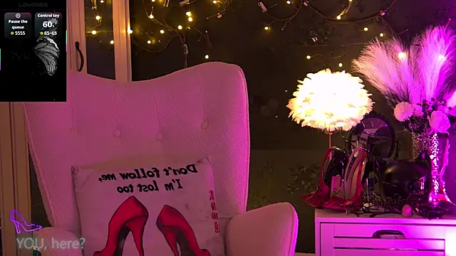 ZoeMesmerize online show from November 3, 2025, 11:36 am