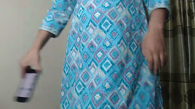 queen angelina online show from July 9, 2026, 12:48 pm