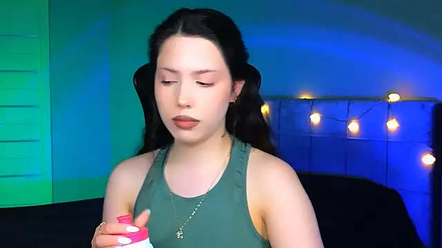 Stacy Gonzales  online show from March 19, 2025, 9:06 am