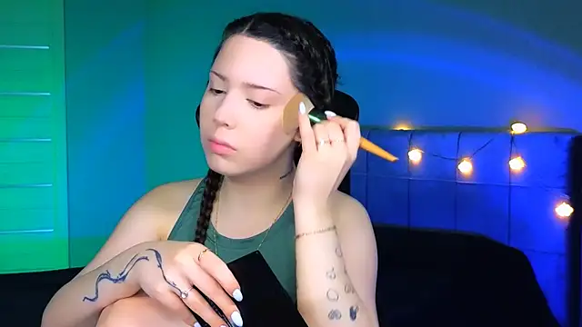 Stacy Gonzales  online show from March 19, 2025, 6:03 am