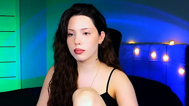 Stacy Gonzales  online show from February 4, 2025, 1:06 pm