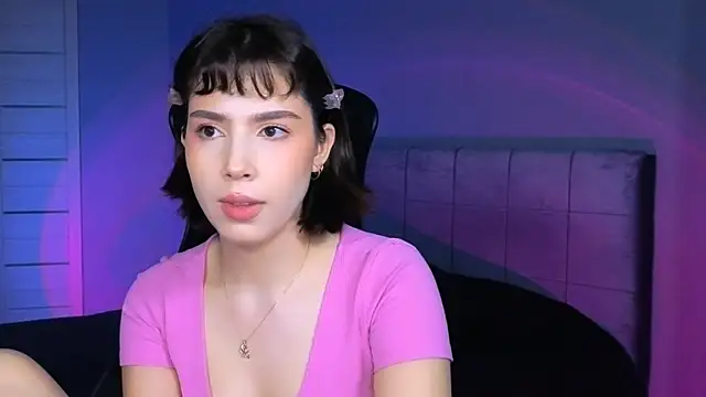 Stacy Gonzales  online show from November 15, 2025, 10:52 am