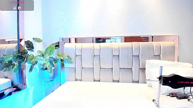 Snapshot of RoseTaylor__ chatting on October 11, 2025, 4:57 am RoseTaylor online show from October 11, 2025, 4:57 am