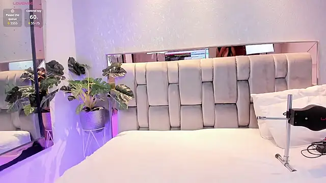 Snapshot of RoseTaylor__ chatting on November 23, 2025, 4:55 am RoseTaylor online show from November 23, 2025, 4:55 am