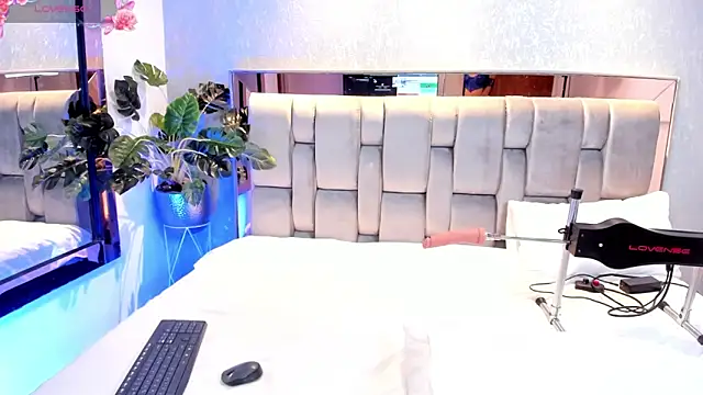 Snapshot of RoseTaylor__ chatting on September 27, 2025, 6:30 am RoseTaylor online show from September 27, 2025, 6:30 am