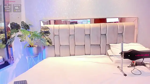 Snapshot of RoseTaylor__ chatting on November 20, 2025, 4:57 am RoseTaylor online show from November 20, 2025, 4:57 am