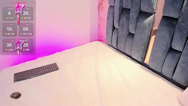 Snapshot of RoseTaylor__ chatting on February 26, 2025, 9:55 am RoseTaylor online show from February 26, 2025, 9:55 am